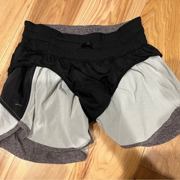 Lululemon Track That High-Rise Lined Short 3” inseam size 4 - Picture 5 of 10